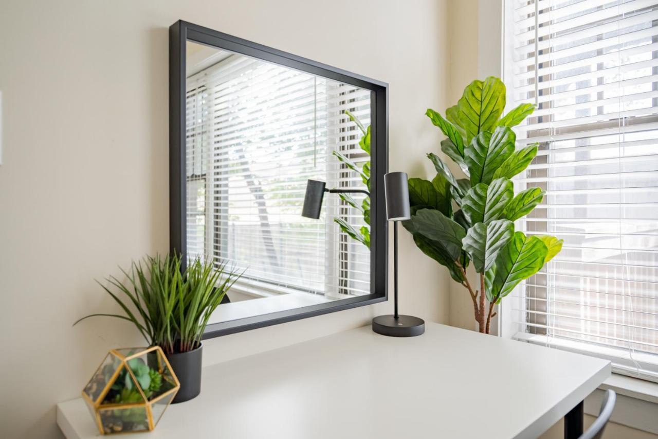 3-Bedroom Gem Apt With In-Unit Laundry - Lawndale 1 & 2 Rep Чикаго Экстерьер фото