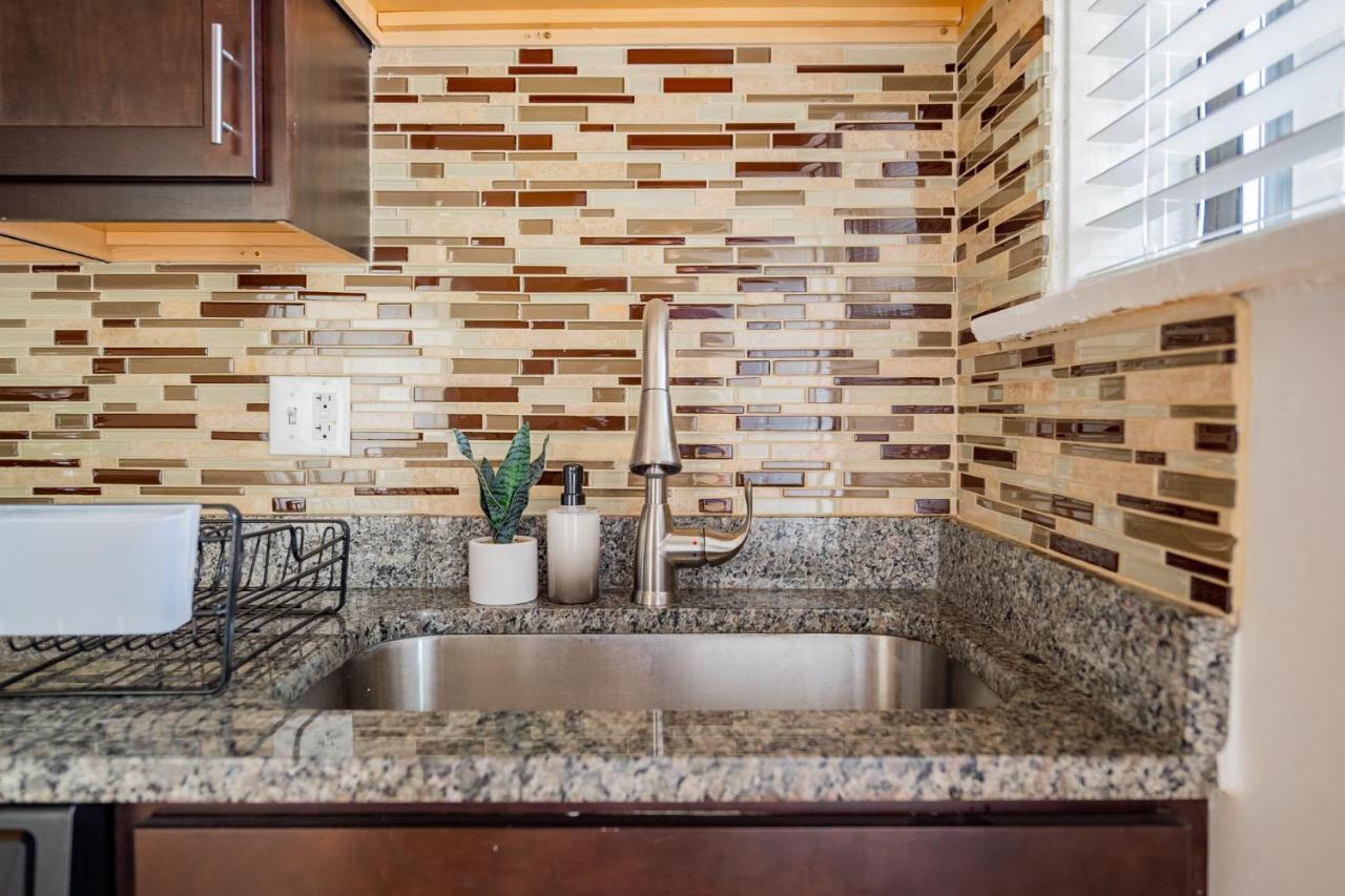 3-Bedroom Gem Apt With In-Unit Laundry - Lawndale 1 & 2 Rep Чикаго Экстерьер фото