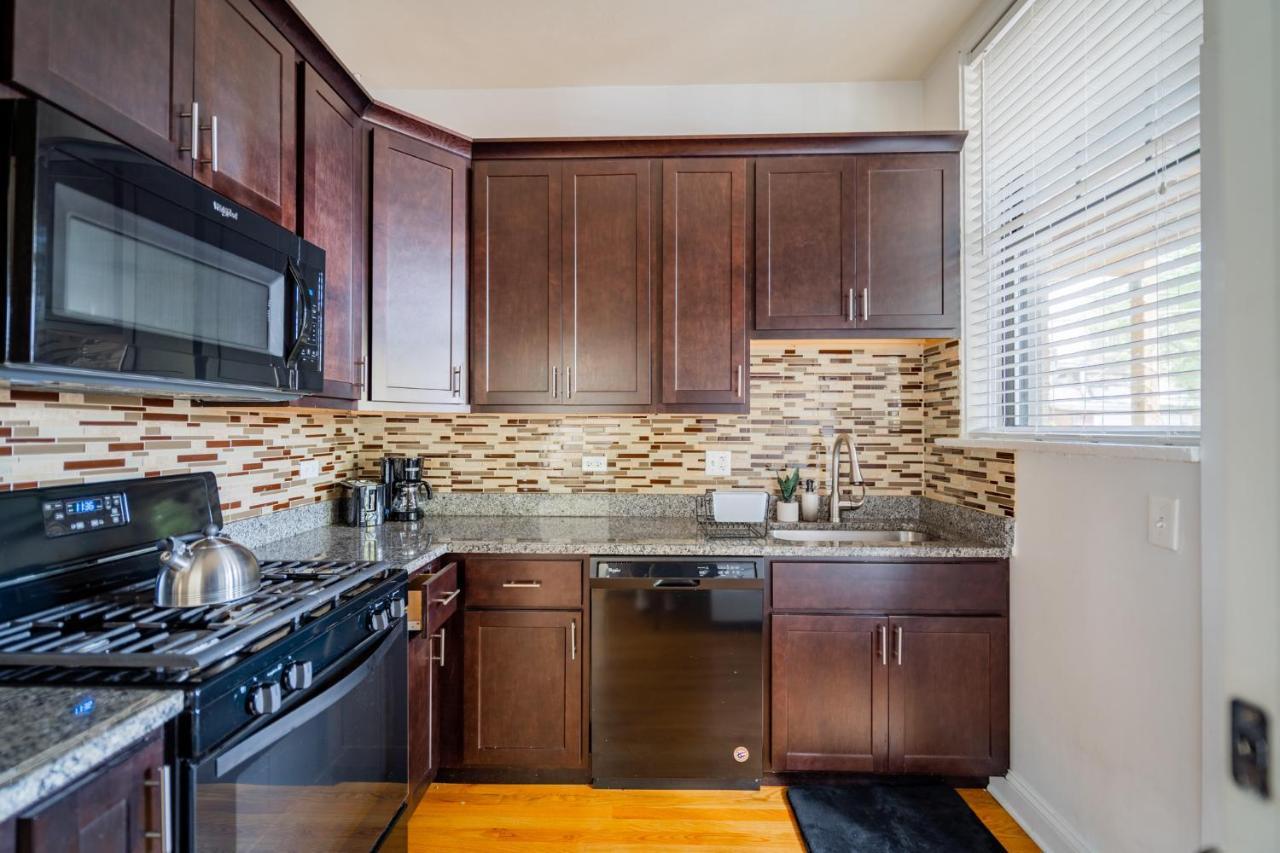 3-Bedroom Gem Apt With In-Unit Laundry - Lawndale 1 & 2 Rep Чикаго Экстерьер фото