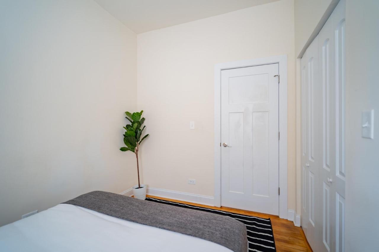 3-Bedroom Gem Apt With In-Unit Laundry - Lawndale 1 & 2 Rep Чикаго Экстерьер фото