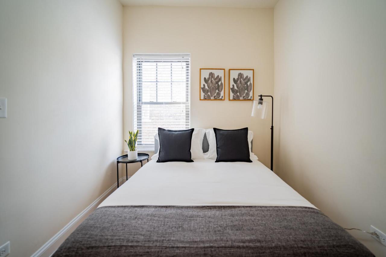 3-Bedroom Gem Apt With In-Unit Laundry - Lawndale 1 & 2 Rep Чикаго Экстерьер фото